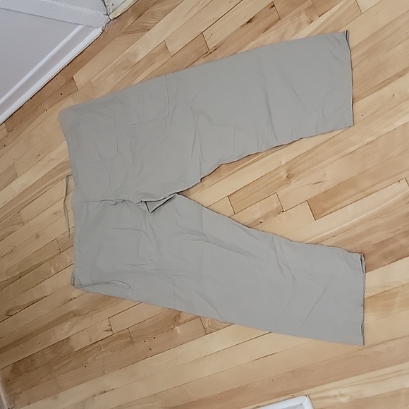 Genny's bright scrub set. 3xl - Picture 5 of 5